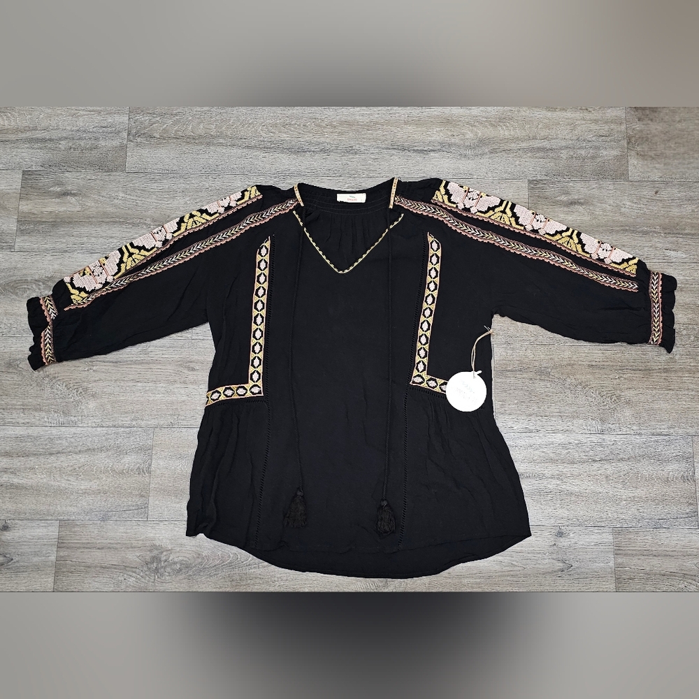 Hummingbird Boho Top With Embroidered Accents *NWT*